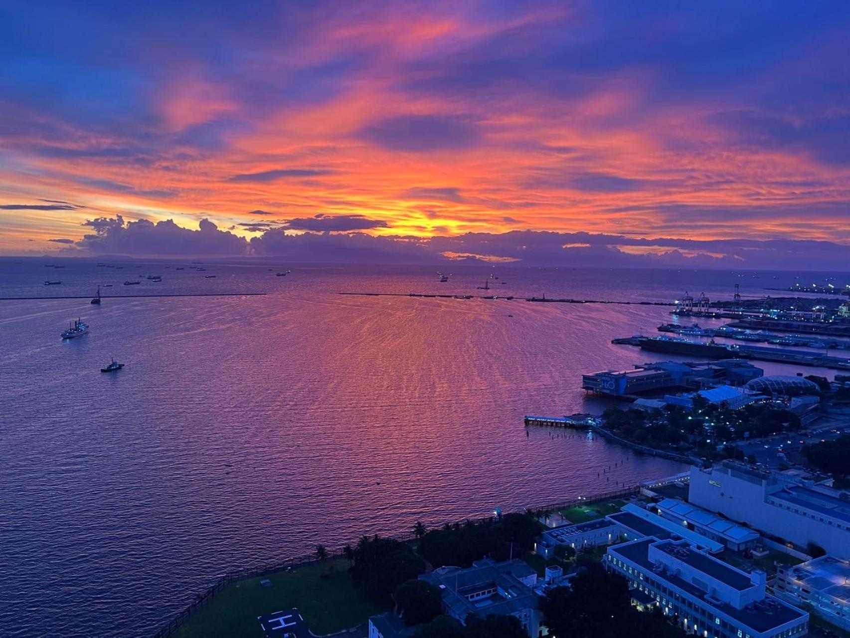 Sunset House Roxas Bay Daire Manila Dış mekan fotoğraf