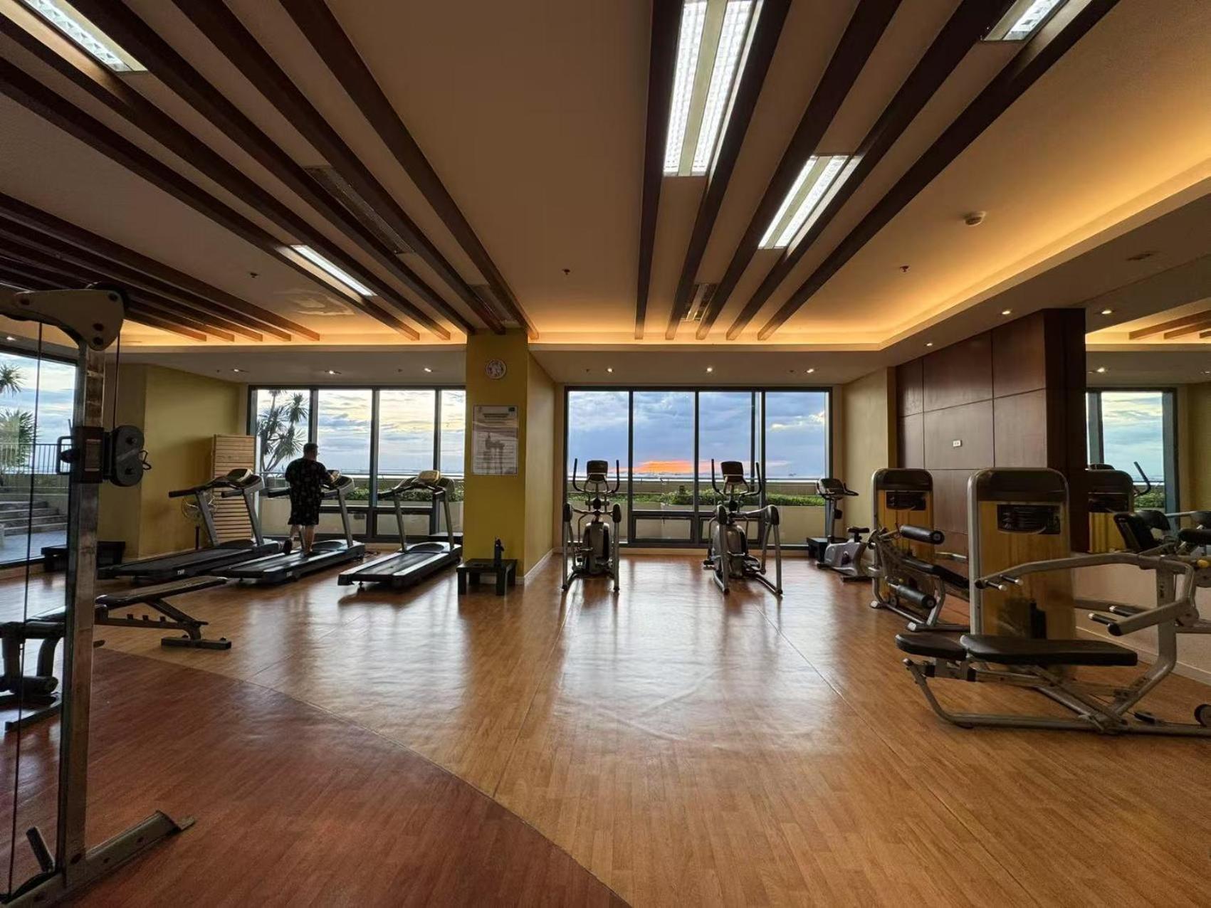 Sunset House Roxas Bay Daire Manila Dış mekan fotoğraf